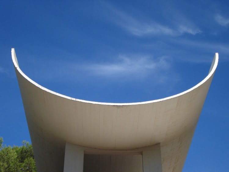 1964 Fondation Maeght à St-Paul-de-Vence par Jose Lluis Sert